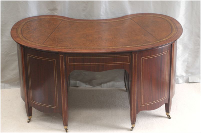 2004 Antique Kidney Shaped Pedestal Desk (7)